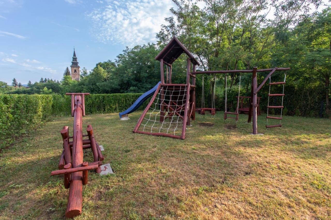 Margareta Apartman Es Ueduelohaz Bogacs Exterior photo